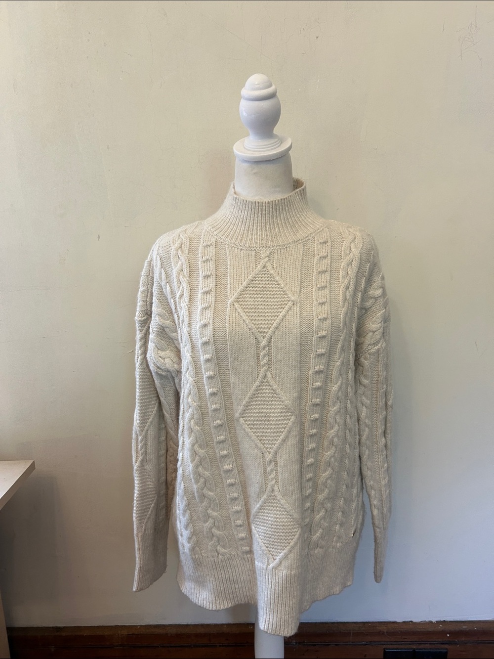 Calvin Klein Classic Cream Cable-Knit Mock Neck Sweater Size S EUC